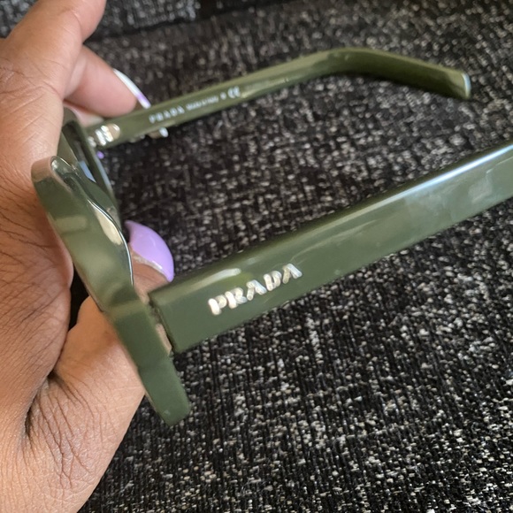 Authentic Prada sunglasses - Picture 4 of 8